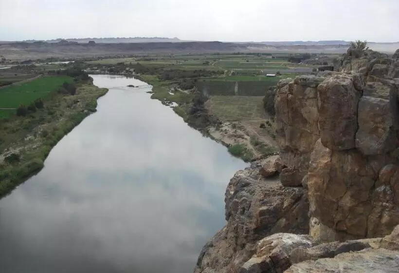 Frontier River Resort