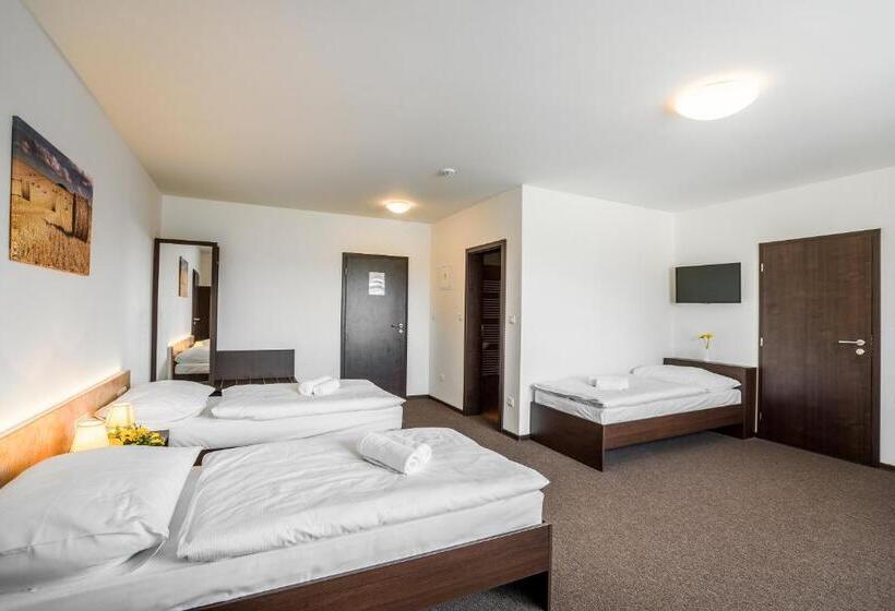 Szálloda Na Farmě Choťovice