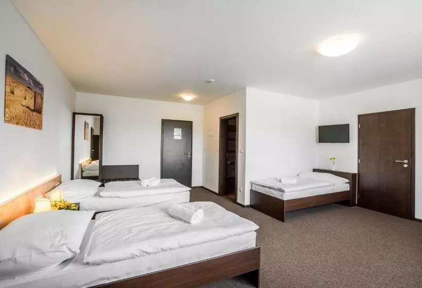 هتل Na Farmě Choťovice