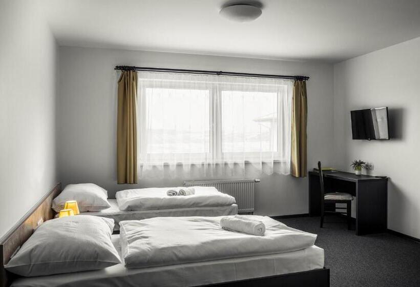 Szálloda Na Farmě Choťovice