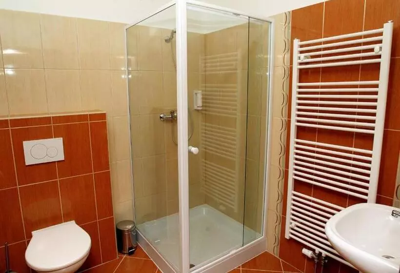 هتل Na Farmě Choťovice