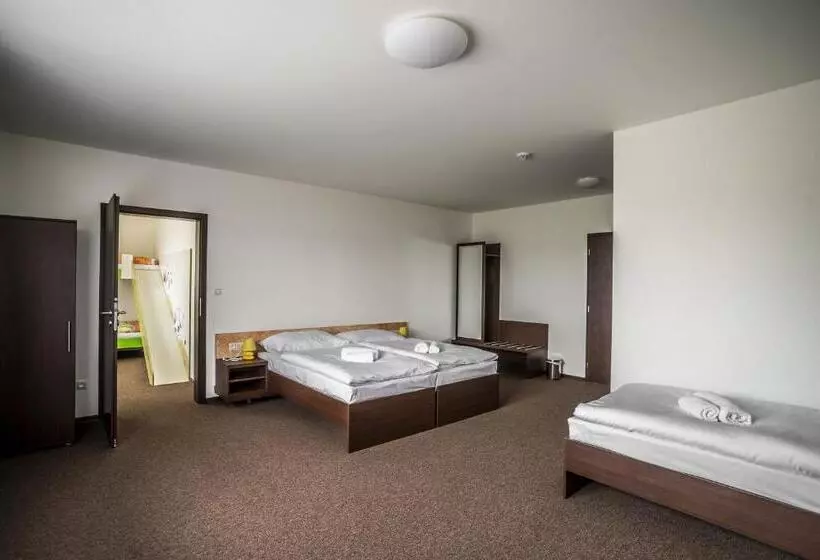 هتل Na Farmě Choťovice