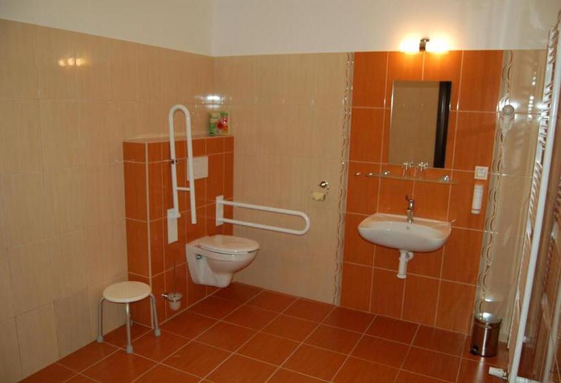 Szálloda Na Farmě Choťovice