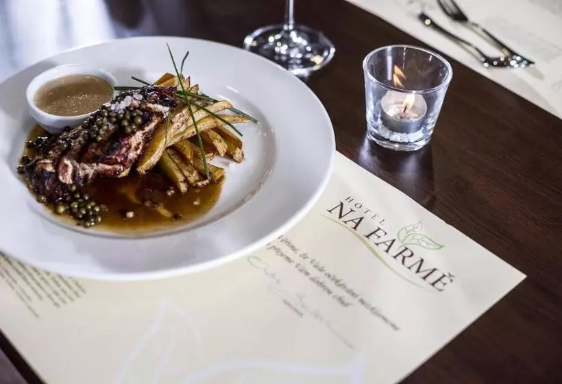 هتل Na Farmě Choťovice