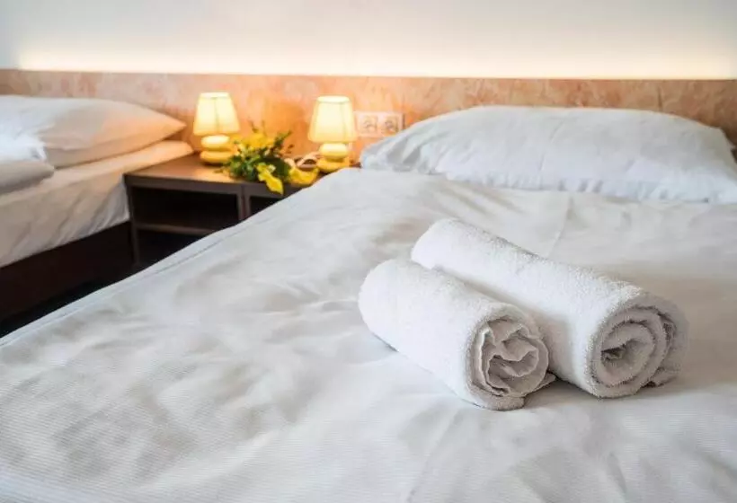 هتل Na Farmě Choťovice