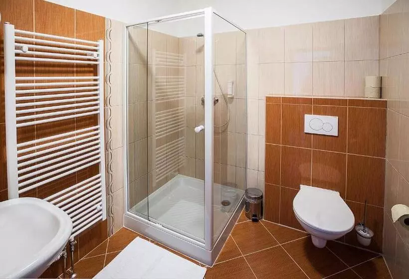 هتل Na Farmě Choťovice