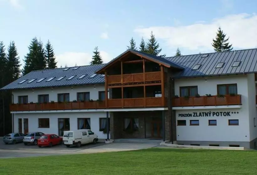 Hotelli Penzión Zlatny Potok