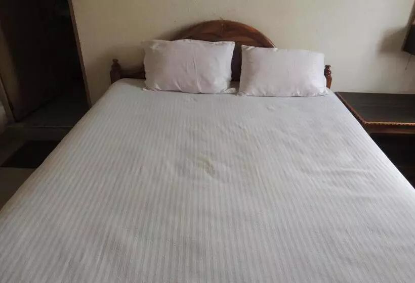 ホテル Surya Inn