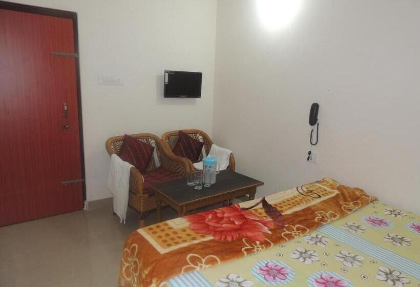 בית מלון כפרי Surya Inn