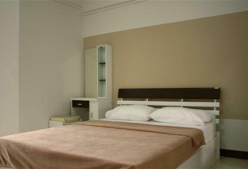 Мотель Baanbudsarin Apartment