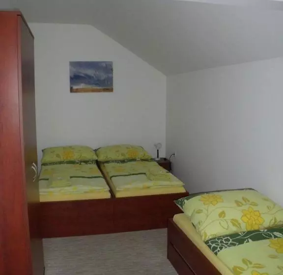 ペンション Penzion Farmer Kapušany