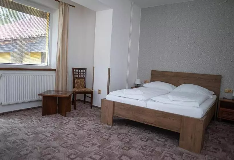 Majatalo Penzion U Jirsáka