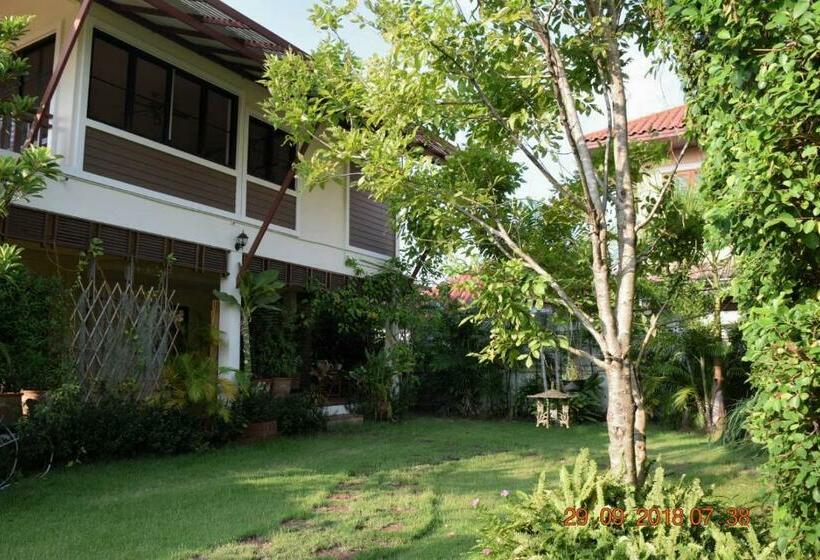 Pensión Rimtalay Angsila Guesthouse