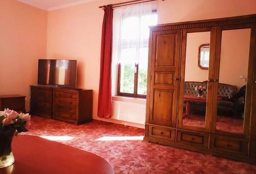 Majatalo U Zlate Brany Cesky Raj