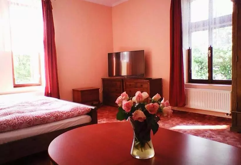 Majatalo U Zlate Brany Cesky Raj