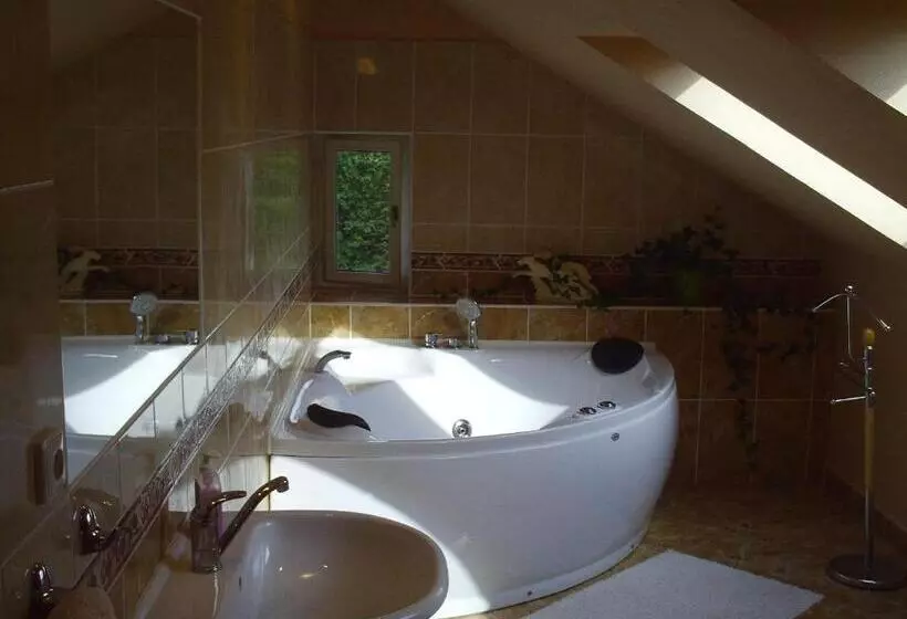 Majatalo U Zlate Brany Cesky Raj