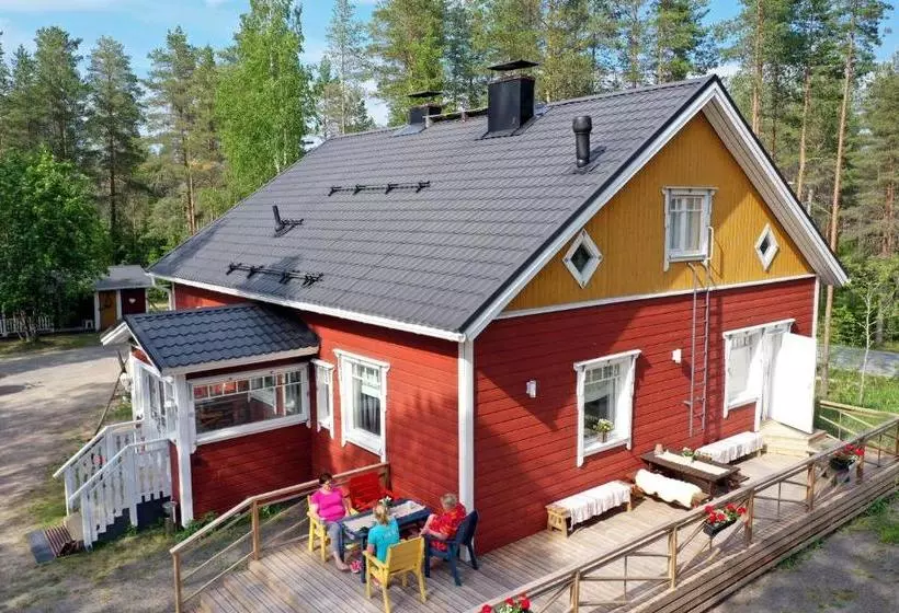 Retkeilymaja Karkausmäen Kammari