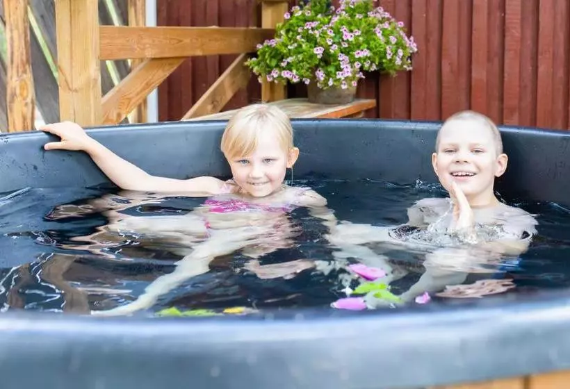 Retkeilymaja Karkausmäen Kammari