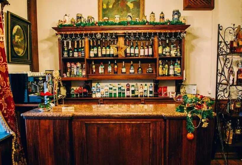 هتل Antique House