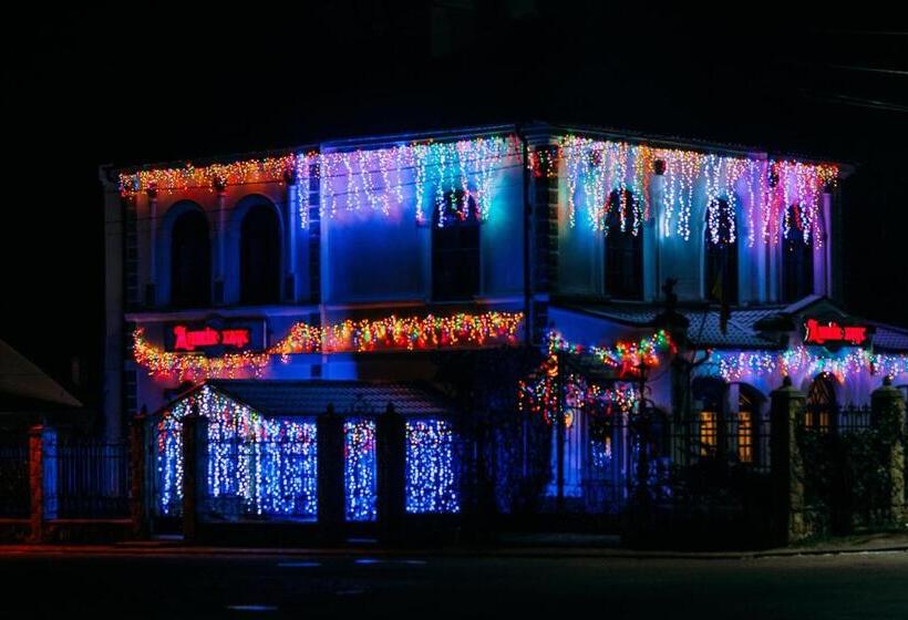 ホテル Antique House