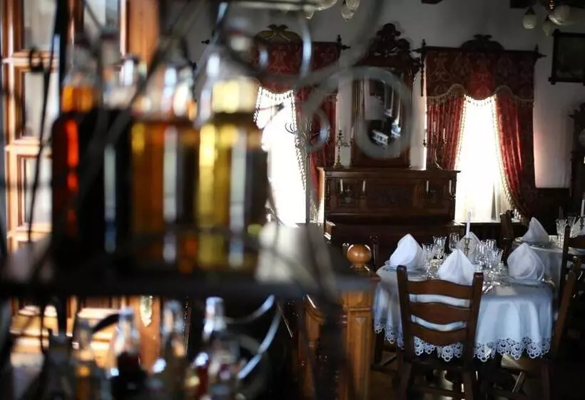 هتل Antique House