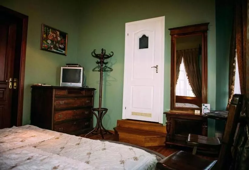 هتل Antique House