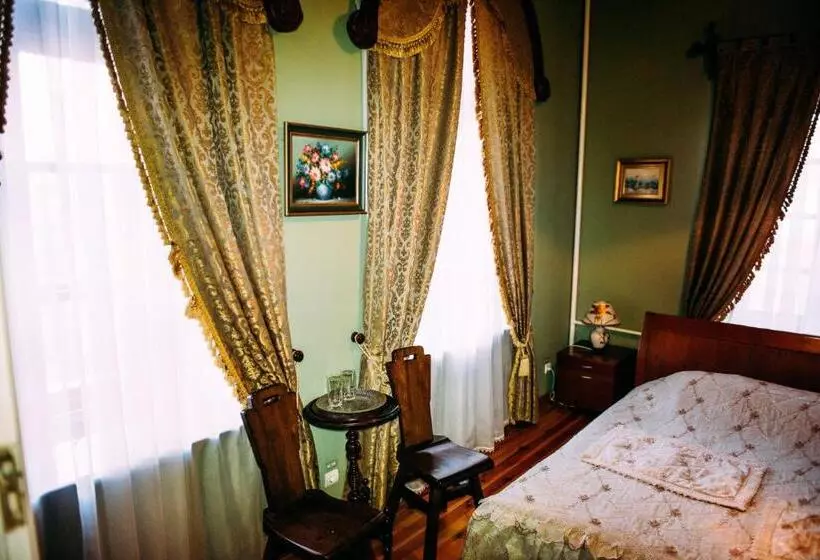 هتل Antique House