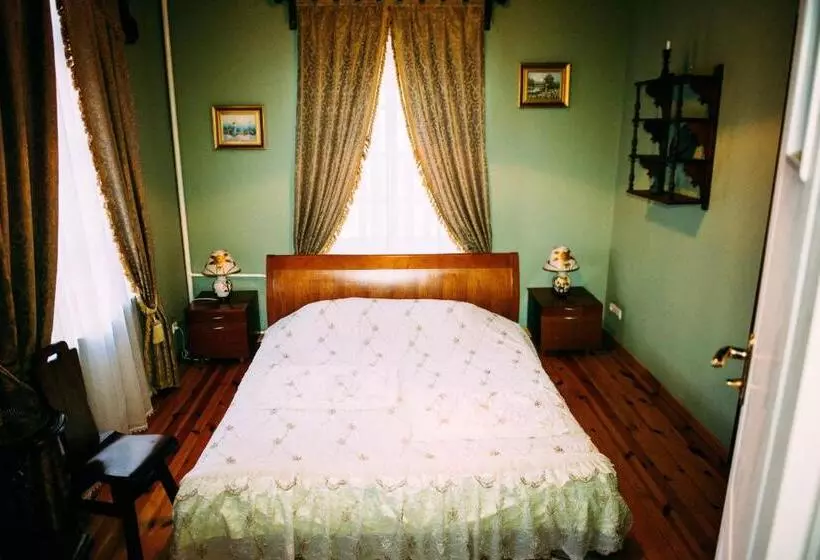 هتل Antique House