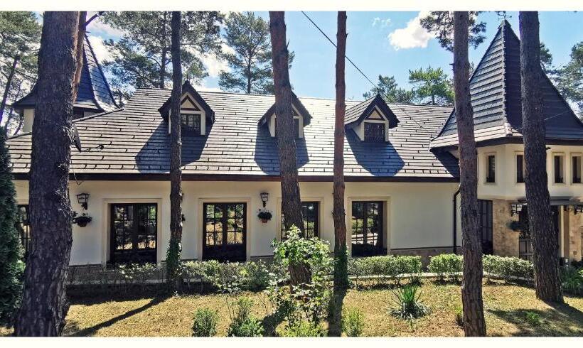 Hotel Complex Parc Pini Moinesti