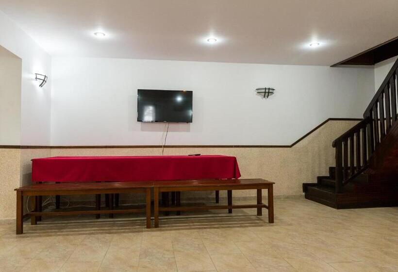 Hotel Complex Parc Pini Moinesti