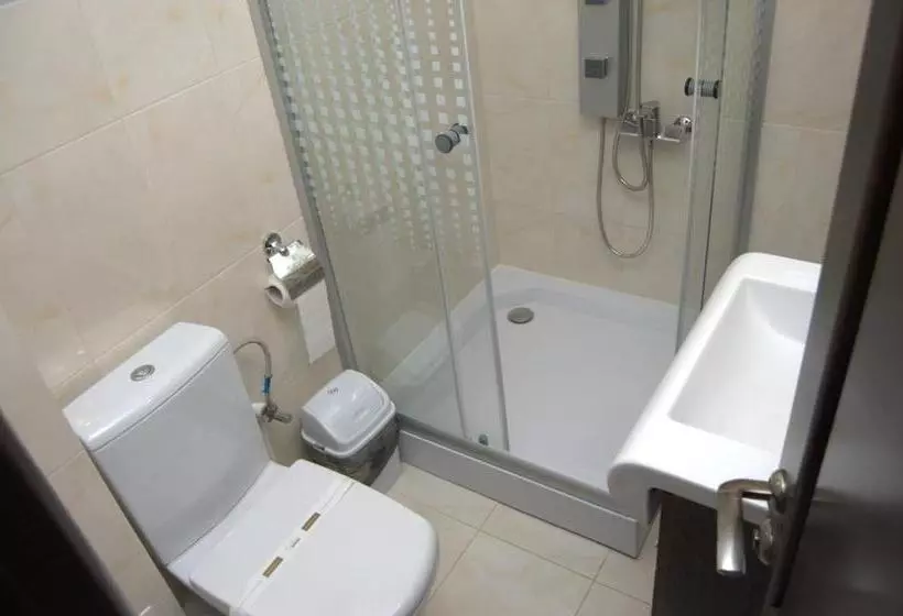 Hotelli Complex Parc Pini Moinesti