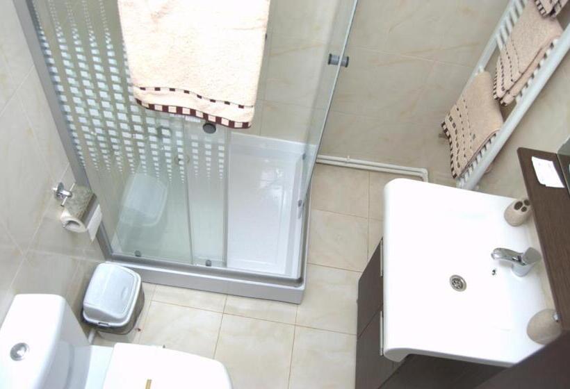 Hotel Complex Parc Pini Moinesti