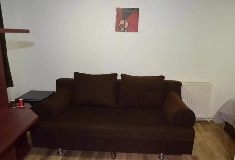 Hotelli Complex Parc Pini Moinesti