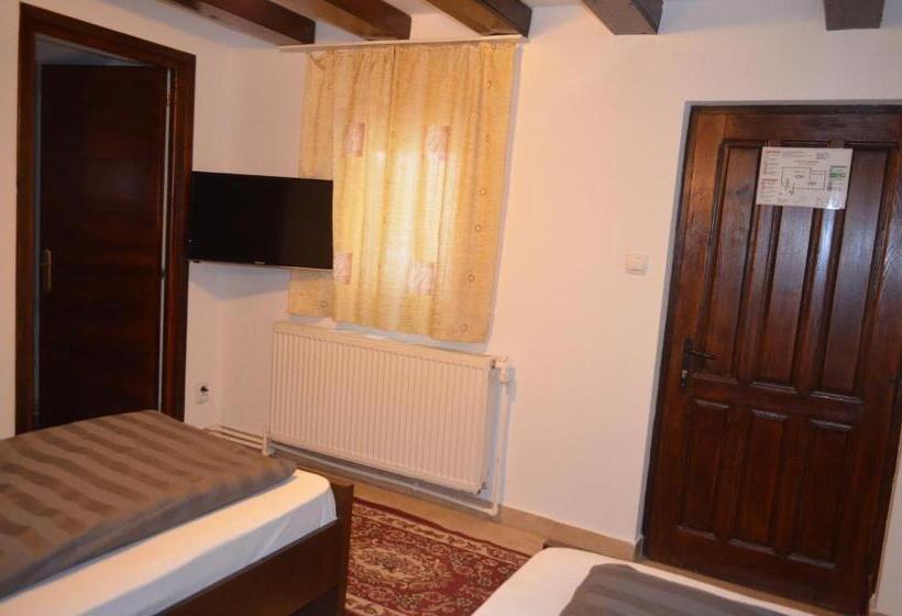 Hotel Complex Parc Pini Moinesti