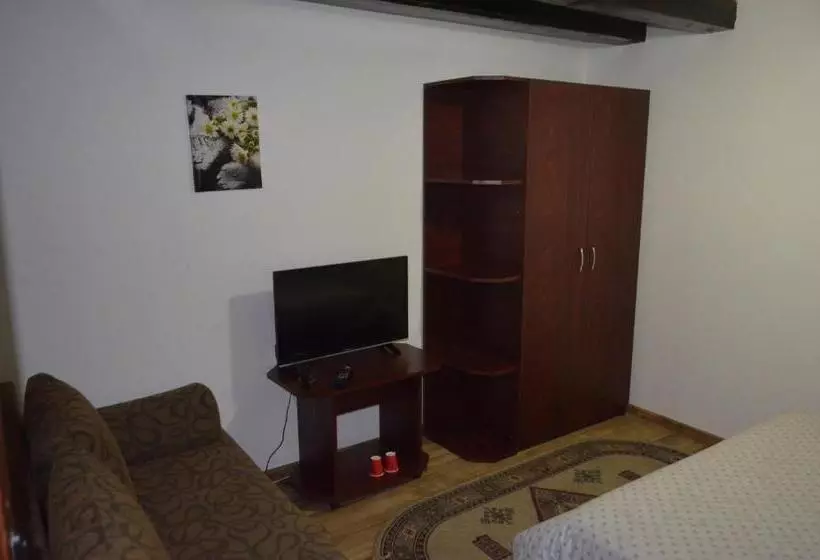 Hotelli Complex Parc Pini Moinesti