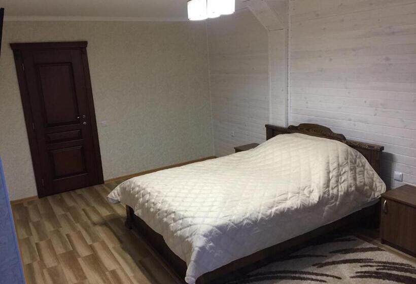 فندق Podilskii Dvir