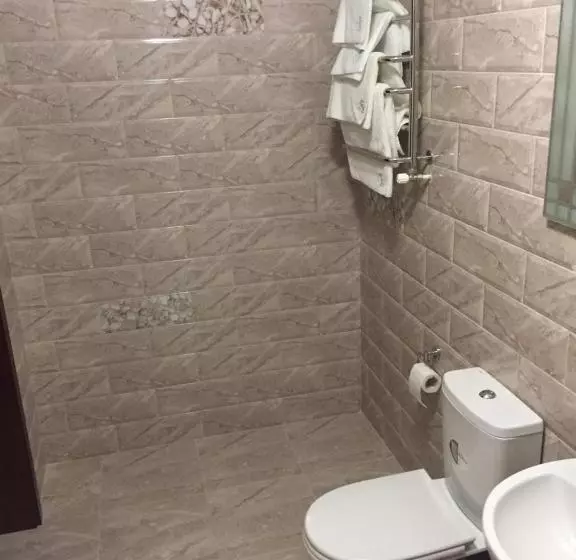 Hotelli Podilskii Dvir