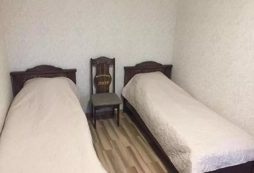 Hotelli Podilskii Dvir