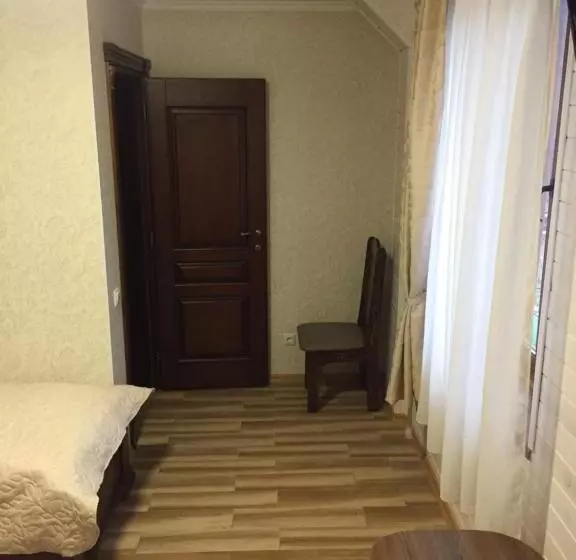 Hotelli Podilskii Dvir