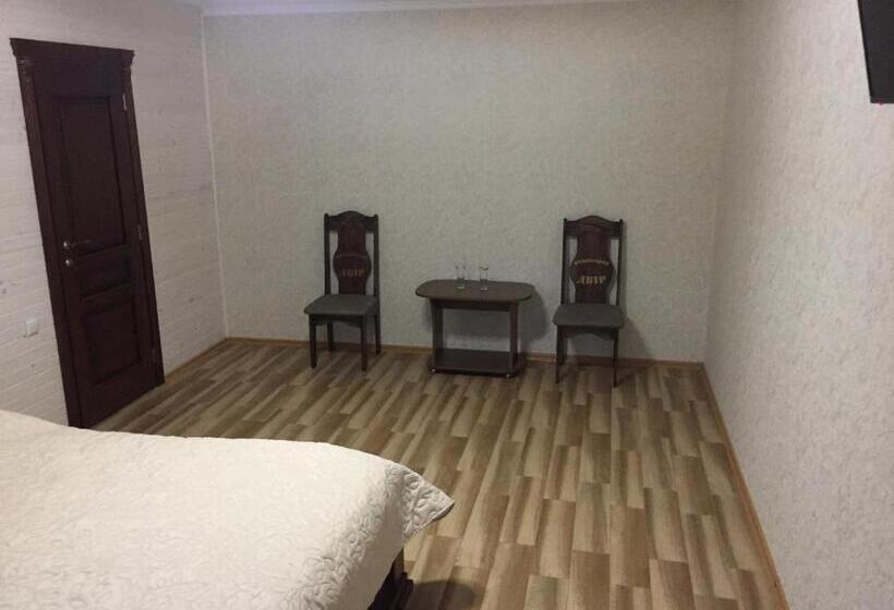 فندق Podilskii Dvir