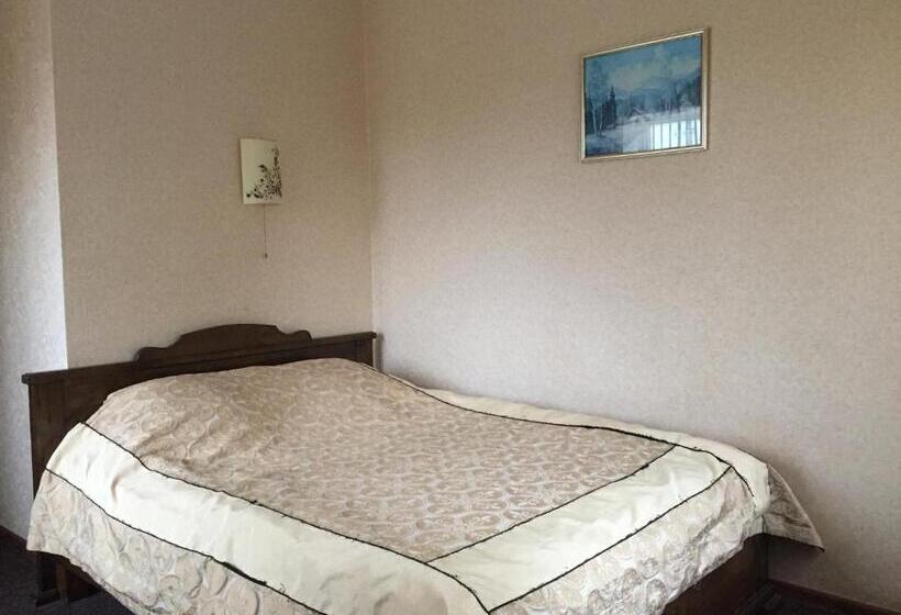 فندق Podilskii Dvir