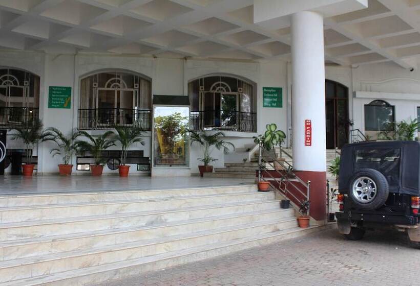 酒店 Pooja International