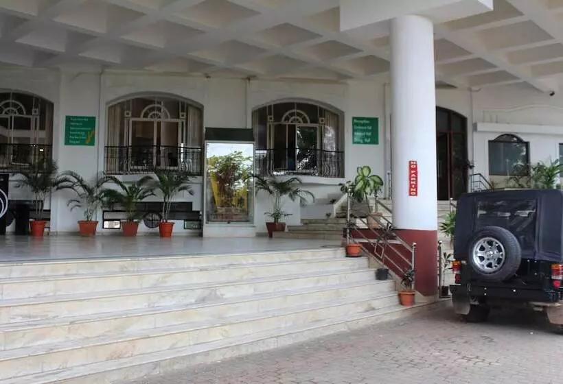 ホテル Pooja International