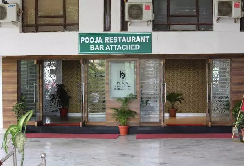 ホテル Pooja International