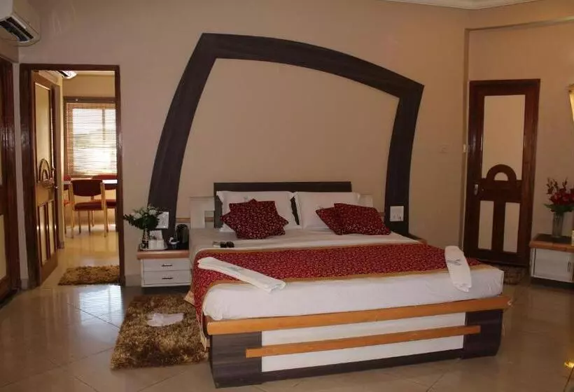 ホテル Pooja International