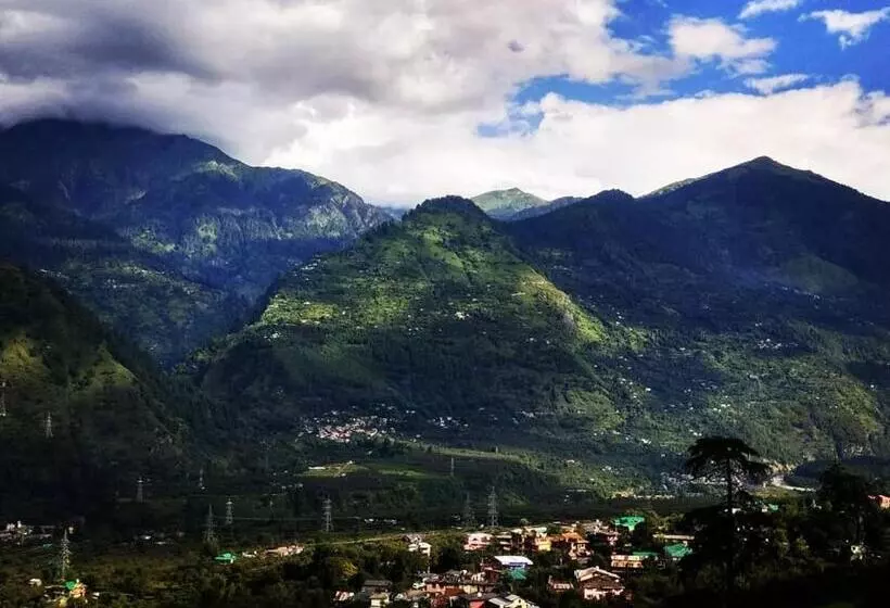 ホテル Soham S Chateau De Naggar   Manali