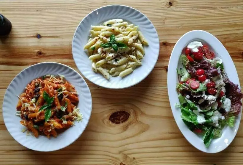 ホテル Soham S Chateau De Naggar   Manali