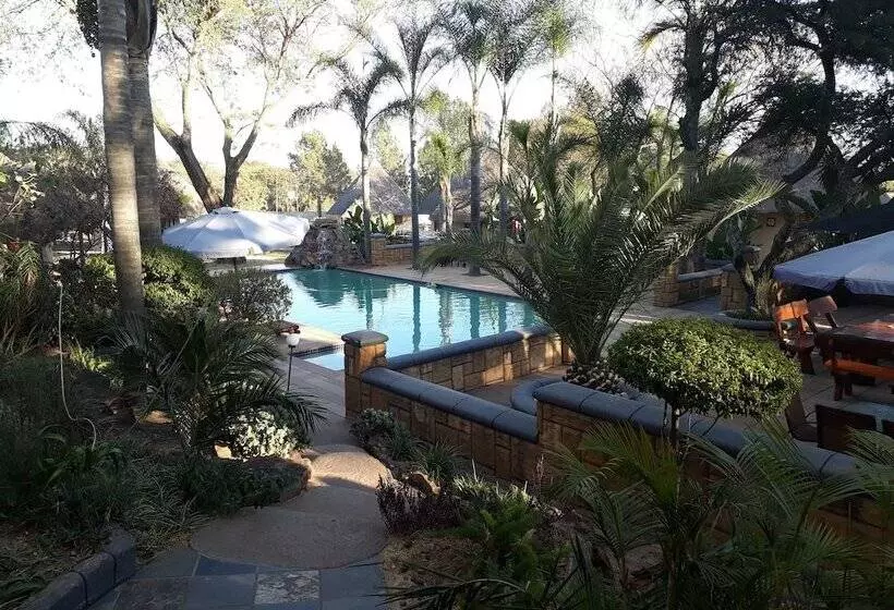 پانسیون Das Landhaus Guest Lodge & Conferencing Center