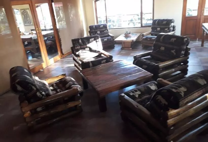 پانسیون Das Landhaus Guest Lodge & Conferencing Center