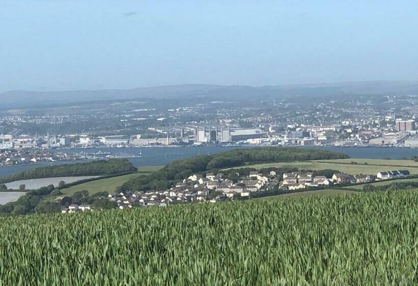 פנסיון Manor Lodge Guesthouse